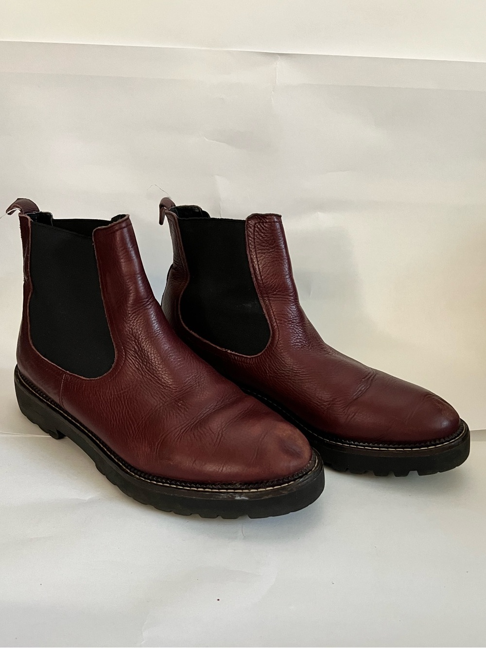 Women's Chelsea Ankle Boots in Burgundy Leather